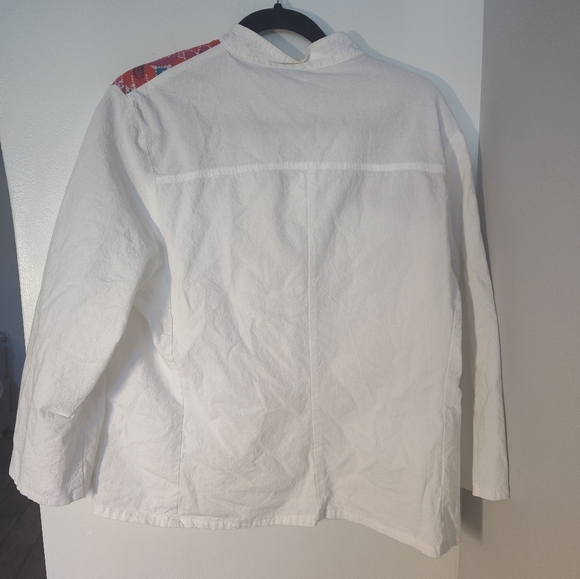 White Top with Red Floral Embroidery Size XL - Picture 2 of 2